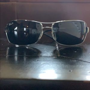 Men’s Polarized Ray-Ban sunglasses